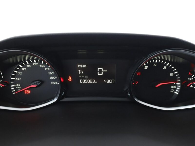 Peugeot 308 navi klima auto kamera i czujniki parkowania T9 (2014-2021)