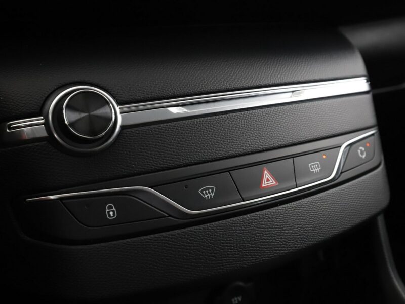 Peugeot 308 navi klima auto kamera i czujniki parkowania T9 (2014-2021)