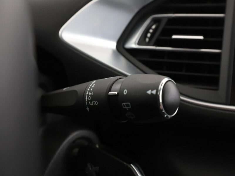 Peugeot 308 navi klima auto kamera i czujniki parkowania T9 (2014-2021)