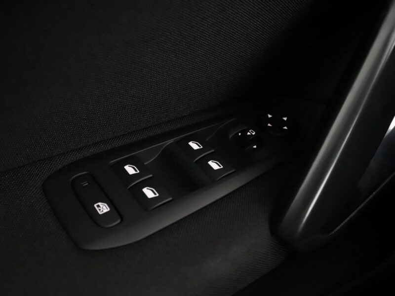 Peugeot 308 navi klima auto kamera i czujniki parkowania T9 (2014-2021)
