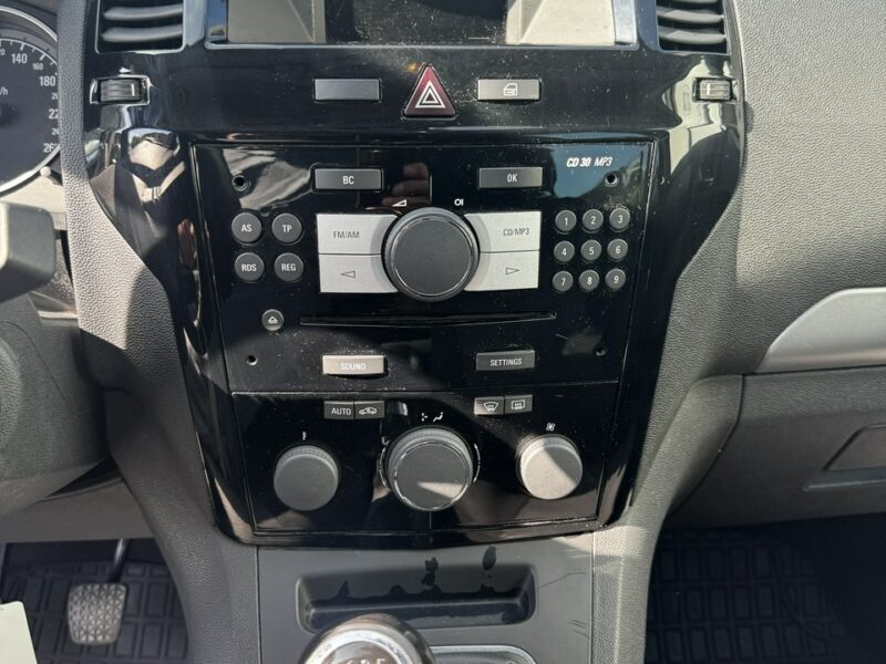 Opel Zafira Raty/Zamiana Gwarancja 1,6 benzyna niski przebieg 7 OSÓB B (2005-2011)