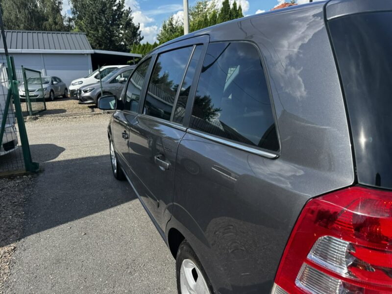 Opel Zafira Raty/Zamiana Gwarancja 1,6 benzyna niski przebieg 7 OSÓB B (2005-2011)