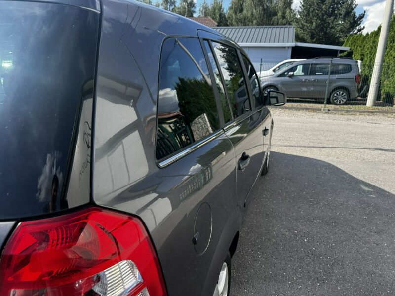 Opel Zafira Raty/Zamiana Gwarancja 1,6 benzyna niski przebieg 7 OSÓB B (2005-2011)
