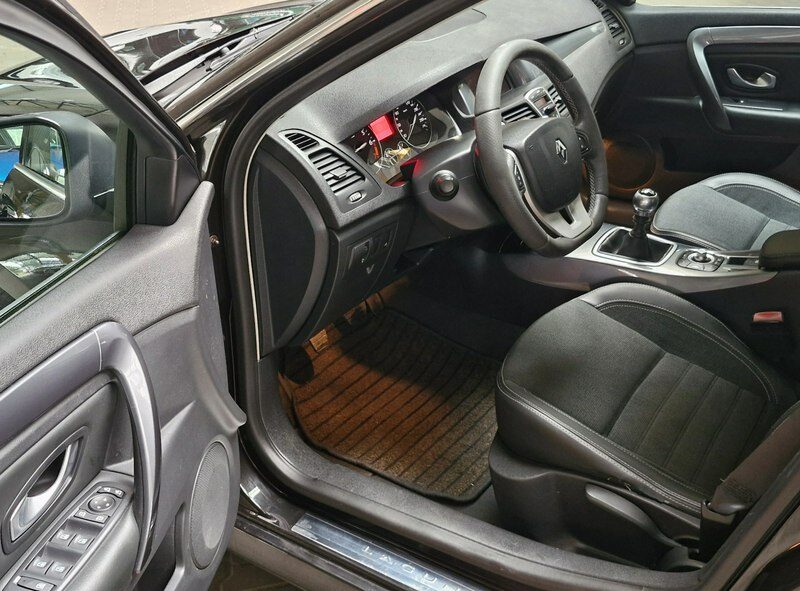 Renault Laguna ZOBACZ OPIS !! W podanej cenie roczna gwarancja III (2007-)