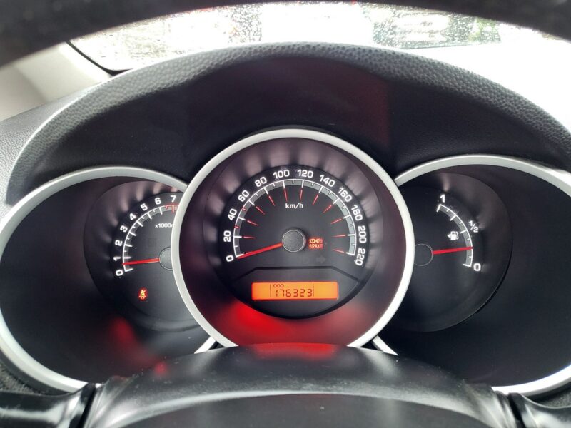 Kia Venga 1.6 125 KM Kamera Parktronik Skóry I Właściciel Opłaty Zapraszamy !!!