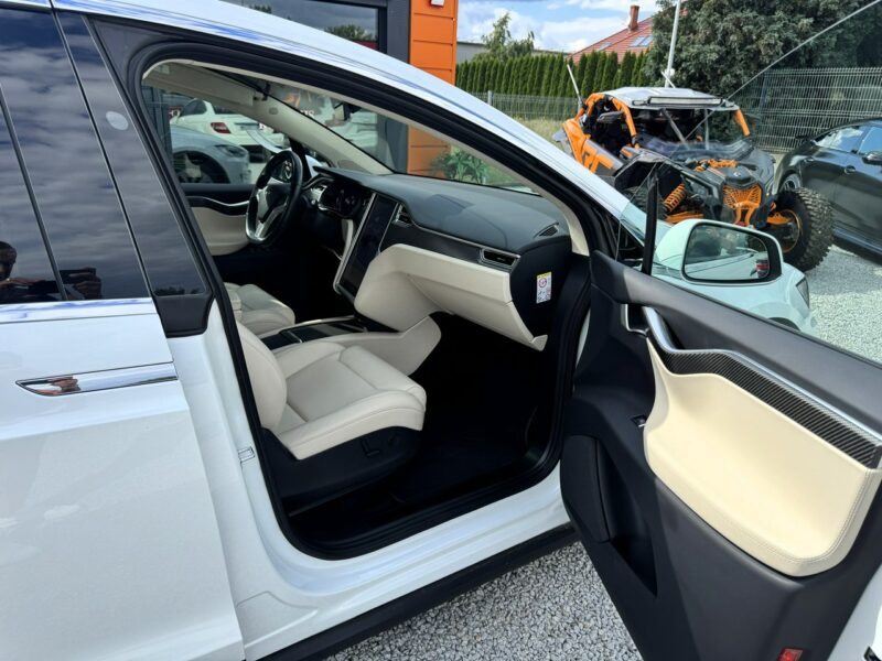 Tesla Model X Auto pilot, Europa, Kamera, Ładowarka, LED, x2 kluczyk, FV-23%