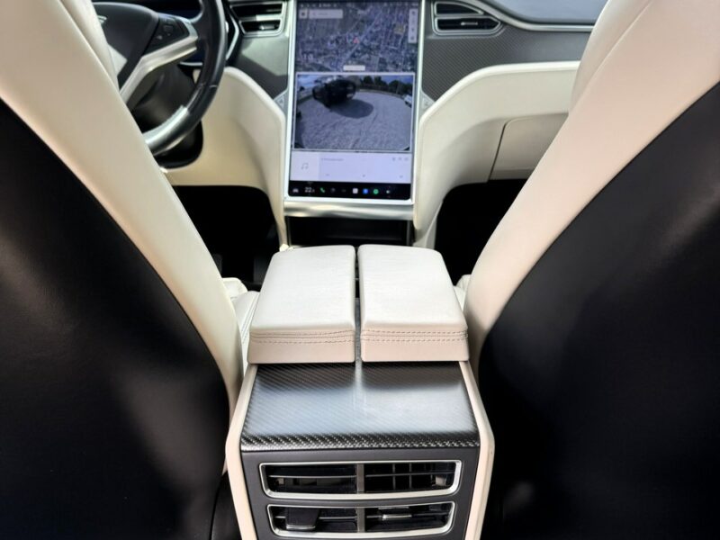 Tesla Model X Auto pilot, Europa, Kamera, Ładowarka, LED, x2 kluczyk, FV-23%