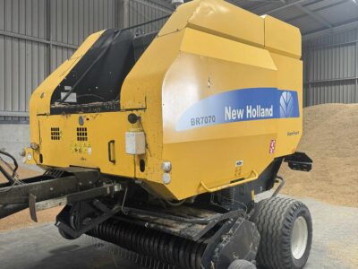 Prasa rolująca NEW HOLLAND BR7070 2012 Super Feed II
