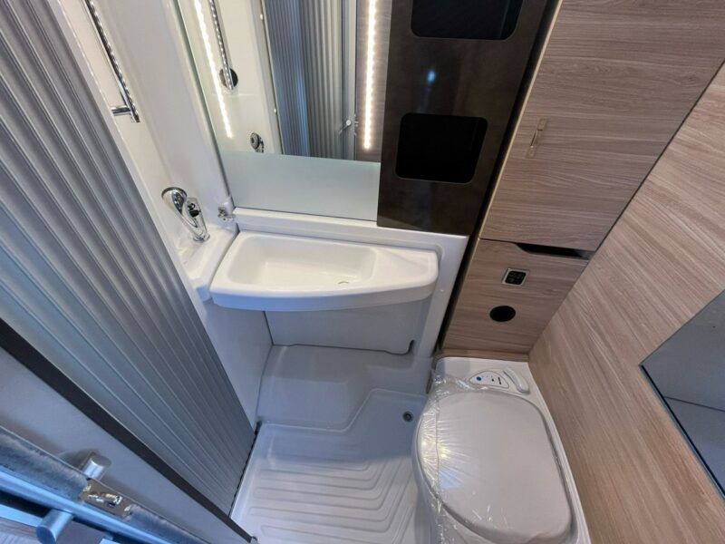 samochody kempingowe Knaus VAN TI PLUS 650 MEG Od ręki - Kamper na podwoziu VW Crafter z automatem! KNAUS KRAKÓW