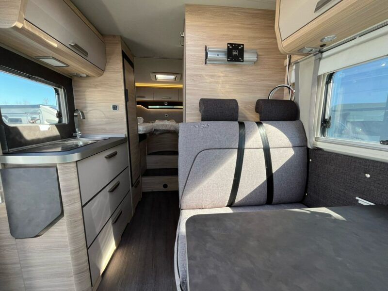 samochody kempingowe Knaus VAN TI PLUS 650 MEG Od ręki - Kamper na podwoziu VW Crafter z automatem! KNAUS KRAKÓW