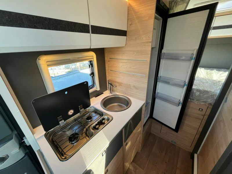 samochody kempingowe Dethleffs Globebus GO T15 Kompaktowa półintegra Dethleffs w wersji zimowej! Korzyść 30.000 PLN!