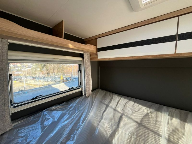samochody kempingowe Dethleffs Globebus GO T15 Kompaktowa półintegra Dethleffs w wersji zimowej! Korzyść 30.000 PLN!