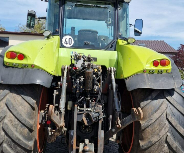 ciągniki Claas CLAAS Axion 820 TUZ CLAAS Axion 820 przedni TUZ