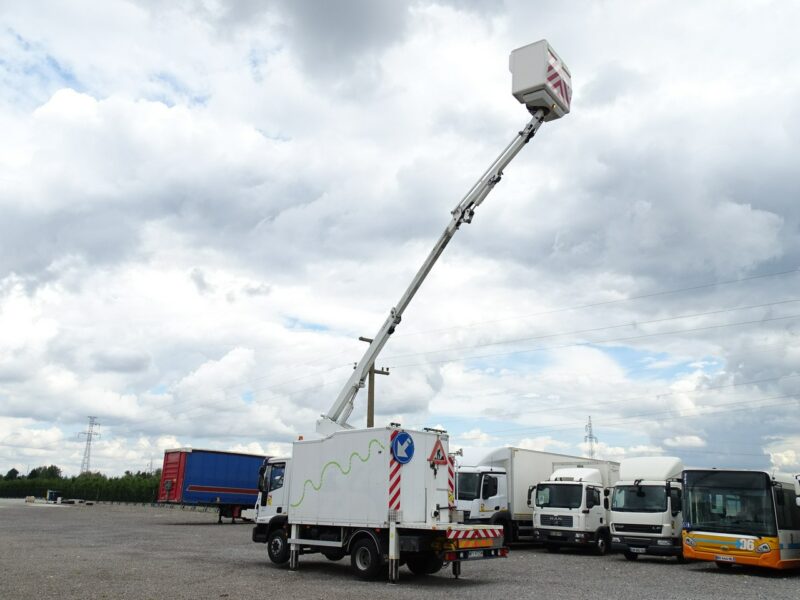 podnośnik koszowy Iveco Euro Cargo 120EL18 Podnośnik Koszowy Sprowadzony EUROCARGO 120E18 Zarejestrowany Jako Specjalny , Sprowadzony , EURO 5