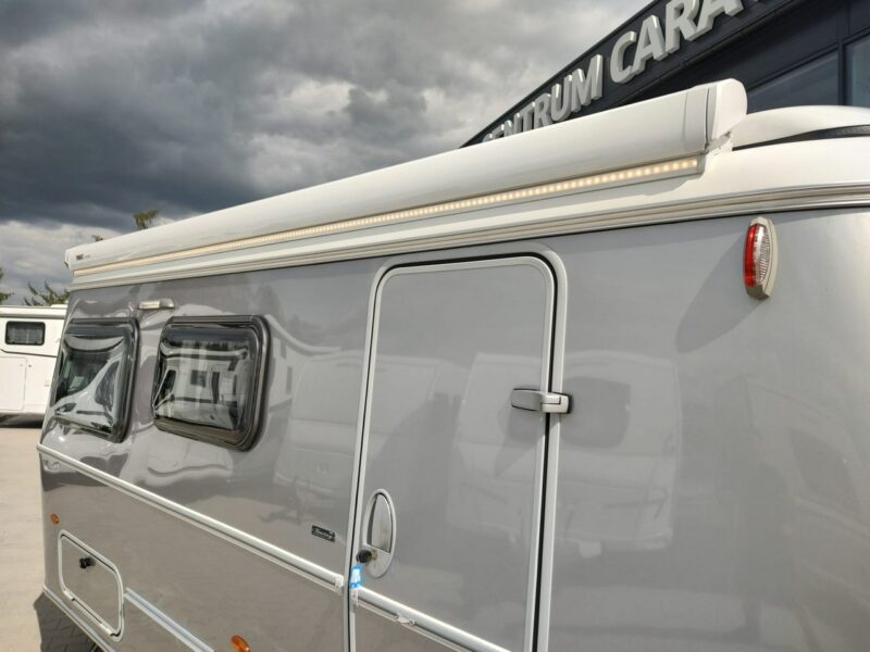 przyczepy kempingowe Hymer-Eriba Touring Facelift - Touring 560 Wyjątkowa przyczepa nawet dla 6 osób z otwieranym dachem!