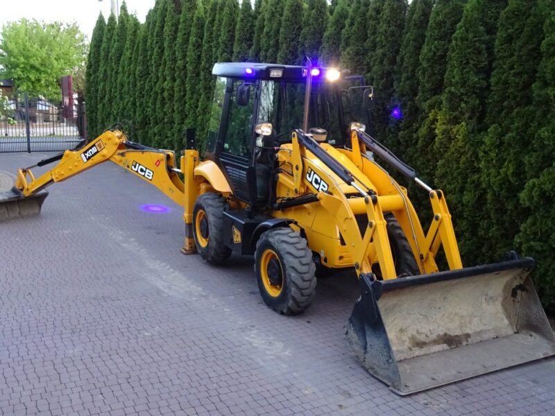 na równych kołach JCB 2CX SM 4 WS JCB 2CX 4x4 Compact koparko-ładowarka 2 łyżki dodatkowe Sprowadzona