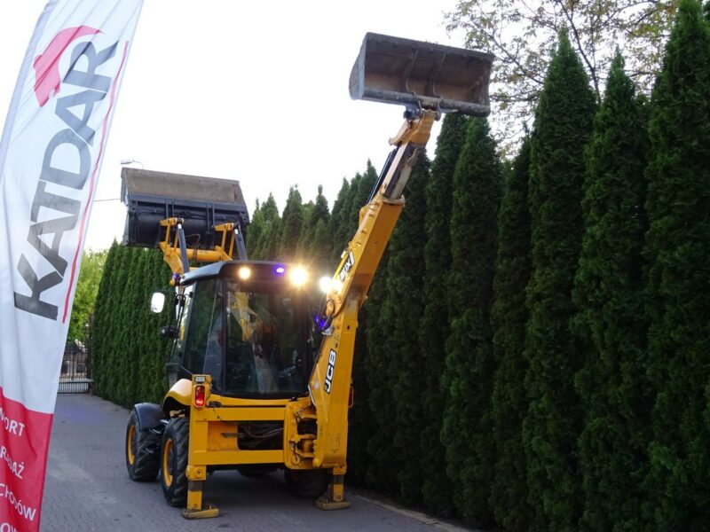 na równych kołach JCB 2CX SM 4 WS JCB 2CX 4x4 Compact koparko-ładowarka 2 łyżki dodatkowe Sprowadzona