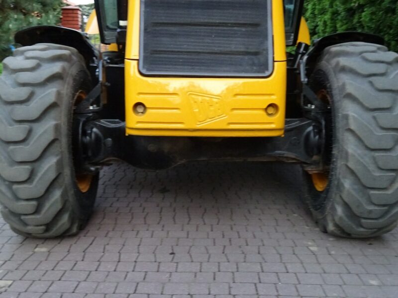 na równych kołach JCB 2CX SM 4 WS JCB 2CX 4x4 Compact koparko-ładowarka 2 łyżki dodatkowe Sprowadzona