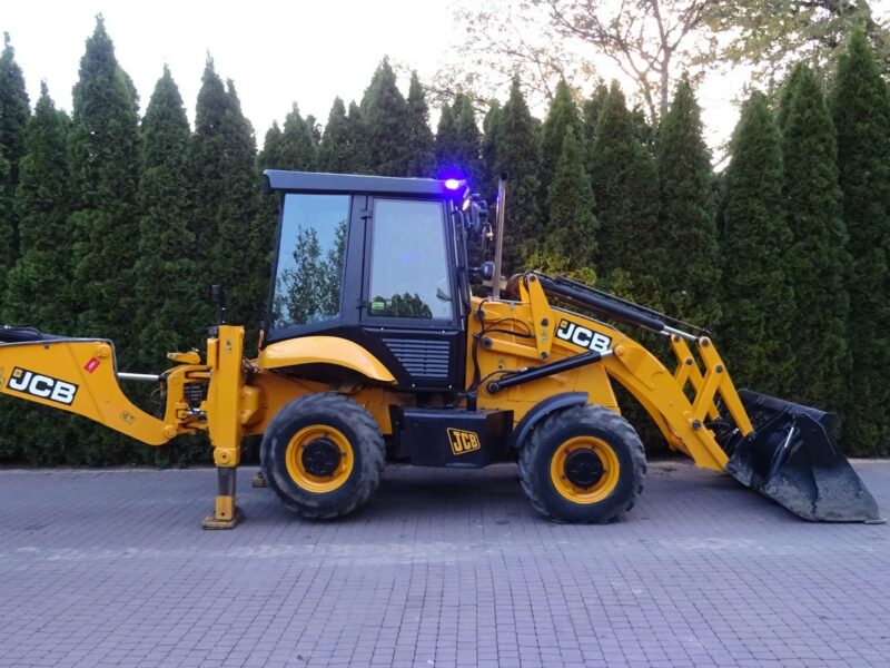 na równych kołach JCB 2CX SM 4 WS JCB 2CX 4x4 Compact koparko-ładowarka 2 łyżki dodatkowe Sprowadzona