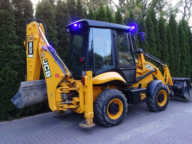 na równych kołach JCB 2CX SM 4 WS JCB 2CX 4x4 Compact koparko-ładowarka 2 łyżki dodatkowe Sprowadzona