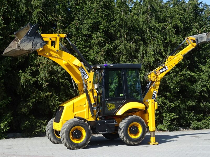 na równych kołach JCB 2CX SM 4 WS JCB 2CX 4x4 Compact koparko-ładowarka 2 łyżki dodatkowe Sprowadzona
