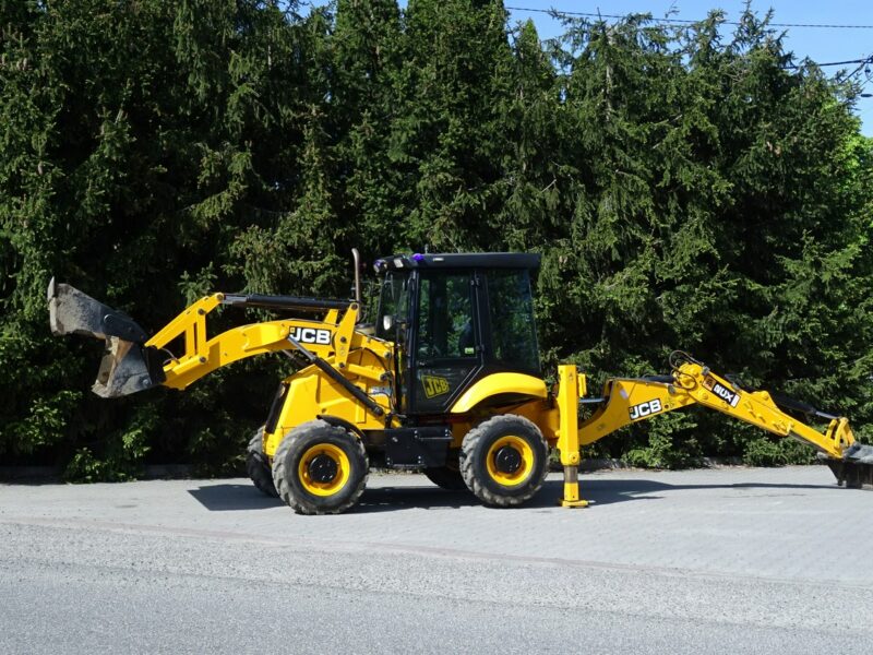 na równych kołach JCB 2CX SM 4 WS JCB 2CX 4x4 Compact koparko-ładowarka 2 łyżki dodatkowe Sprowadzona