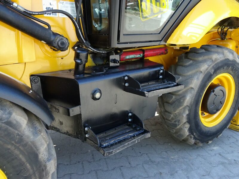 na równych kołach JCB 2CX SM 4 WS JCB 2CX 4x4 Compact koparko-ładowarka 2 łyżki dodatkowe Sprowadzona