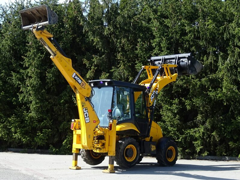 na równych kołach JCB 2CX SM 4 WS JCB 2CX 4x4 Compact koparko-ładowarka 2 łyżki dodatkowe Sprowadzona