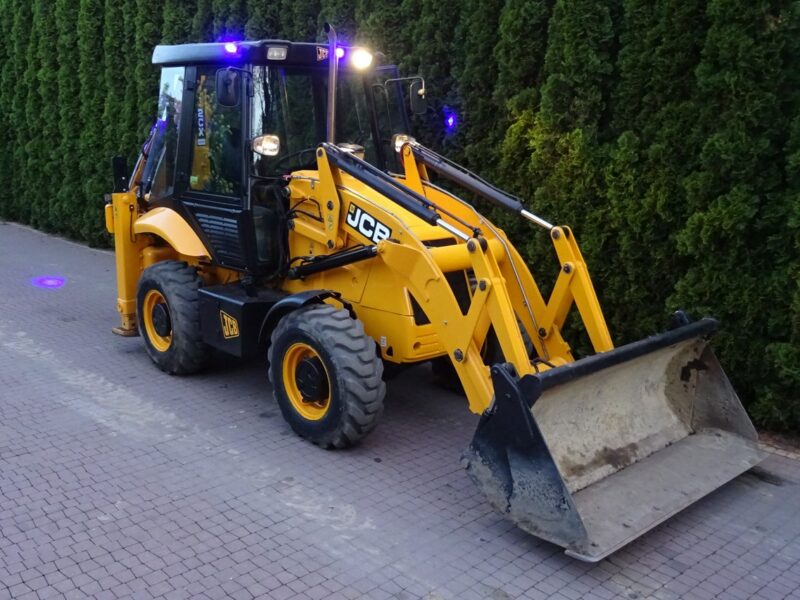 na równych kołach JCB 2CX SM 4 WS JCB 2CX 4x4 Compact koparko-ładowarka 2 łyżki dodatkowe Sprowadzona