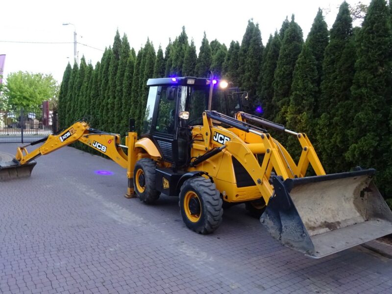 na równych kołach JCB 2CX SM 4 WS JCB 2CX 4x4 Compact koparko-ładowarka 2 łyżki dodatkowe Sprowadzona