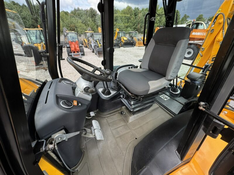 standardowa JCB MIDI CX Szybkozłącze Nowe Opony bez luzów i wycieków Super Stan (nie 2CX, 3CX, Minikoparka, Traktorek)