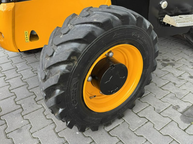 standardowa JCB MIDI CX Szybkozłącze Nowe Opony bez luzów i wycieków Super Stan (nie 2CX, 3CX, Minikoparka, Traktorek)