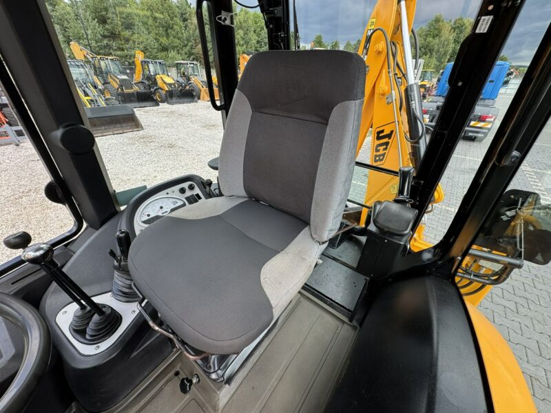 standardowa JCB MIDI CX Szybkozłącze Nowe Opony bez luzów i wycieków Super Stan (nie 2CX, 3CX, Minikoparka, Traktorek)