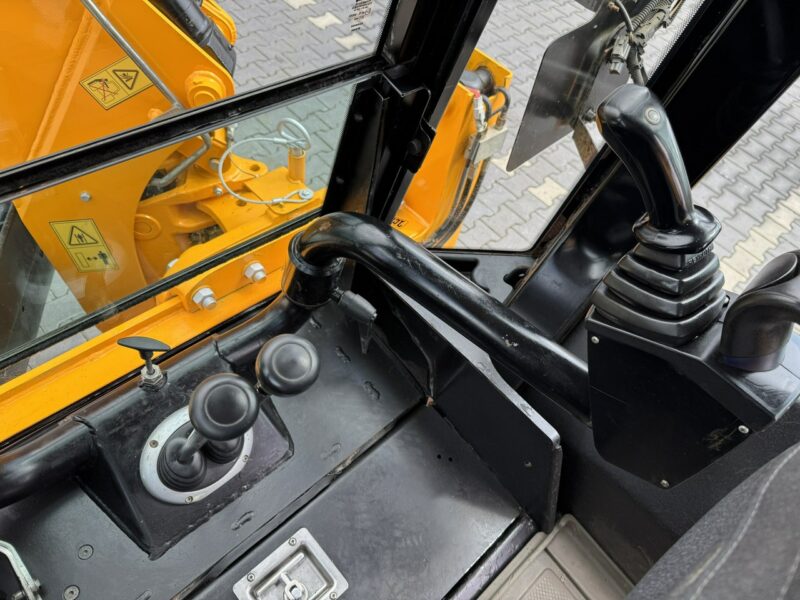 standardowa JCB MIDI CX Szybkozłącze Nowe Opony bez luzów i wycieków Super Stan (nie 2CX, 3CX, Minikoparka, Traktorek)