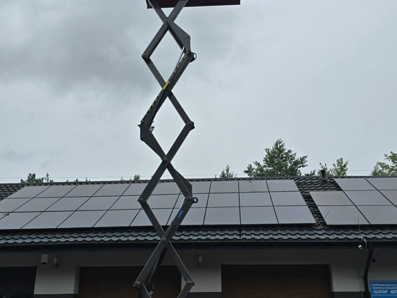 podnośnik nożycowy Manitou 120 XEL Podnośnik nożycowy elektryczny Manitou 120XEL / jak NOWY , 4h pracy