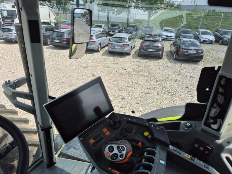 ciągniki Claas Axion 870