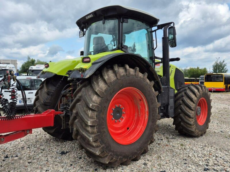 ciągniki Claas Axion 870