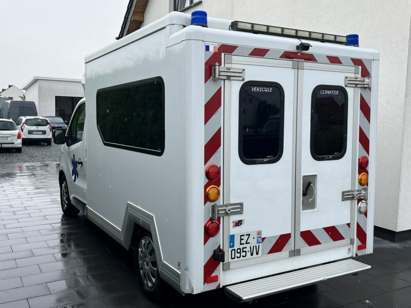 samochody kempingowe Opel Vivaro Opel Vivaro Kontener Karetka Kamper Ambulans Ambulance EN1789