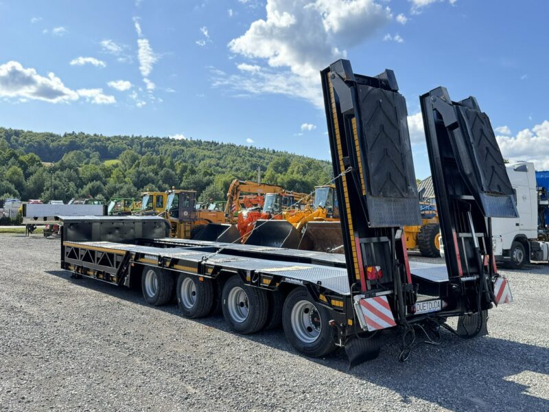 niskopodwoziowa Bodex 4 osiowa NN4J Niskopodwoziówka Niskopodwozie Nowe Opony DMC 65Ton Ład-50.8 tony Rozsuwana rozciągana Poszerzana Oś- Skrętna