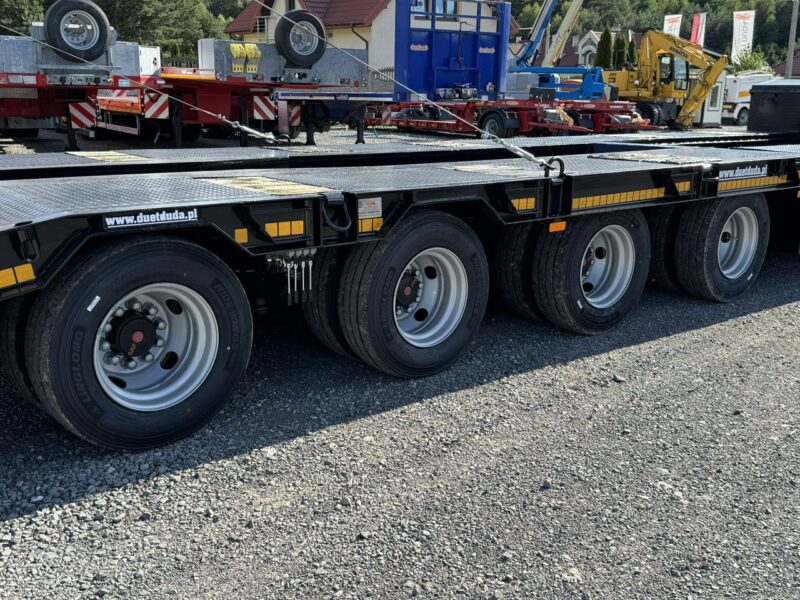 niskopodwoziowa Bodex 4 osiowa NN4J Niskopodwoziówka Niskopodwozie Nowe Opony DMC 65Ton Ład-50.8 tony Rozsuwana rozciągana Poszerzana Oś- Skrętna