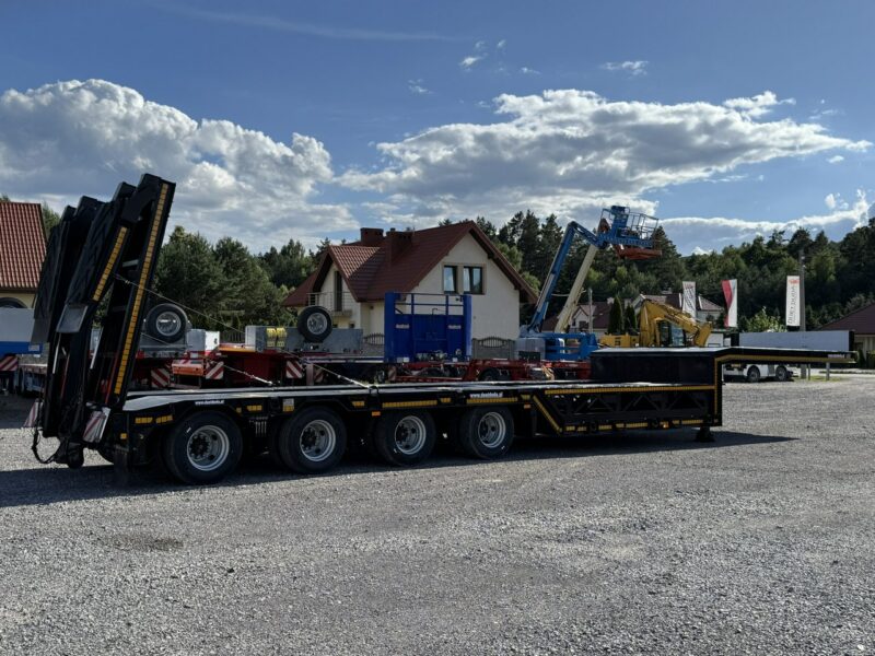 niskopodwoziowa Bodex 4 osiowa NN4J Niskopodwoziówka Niskopodwozie Nowe Opony DMC 65Ton Ład-50.8 tony Rozsuwana rozciągana Poszerzana Oś- Skrętna