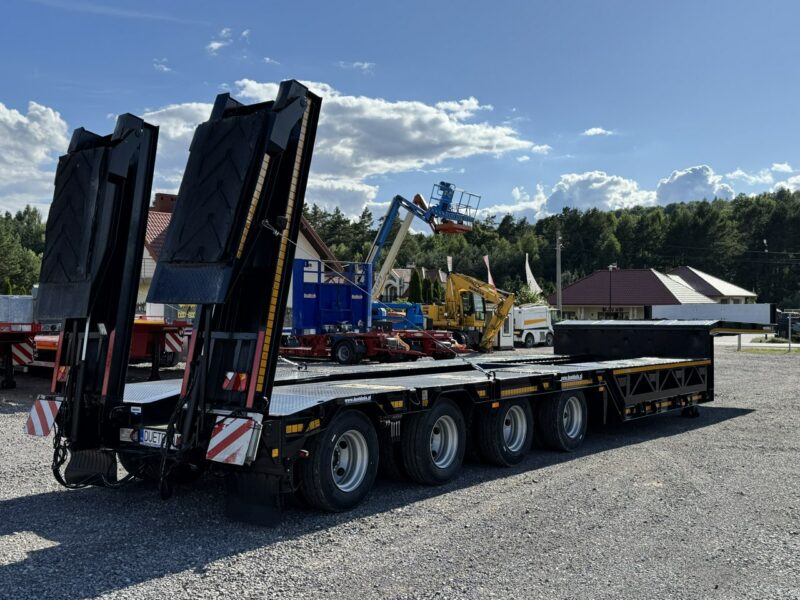 niskopodwoziowa Bodex 4 osiowa NN4J Niskopodwoziówka Niskopodwozie Nowe Opony DMC 65Ton Ład-50.8 tony Rozsuwana rozciągana Poszerzana Oś- Skrętna