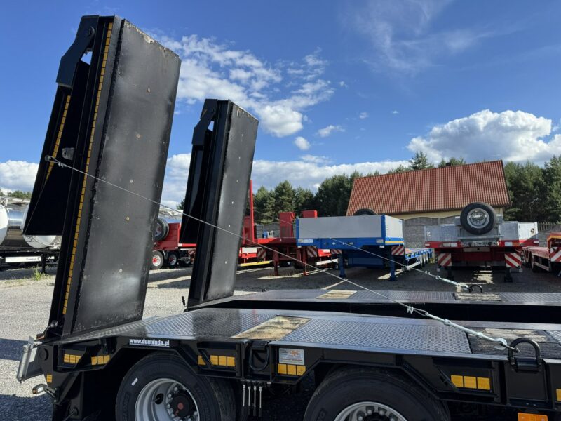 niskopodwoziowa Bodex 4 osiowa NN4J Niskopodwoziówka Niskopodwozie Nowe Opony DMC 65Ton Ład-50.8 tony Rozsuwana rozciągana Poszerzana Oś- Skrętna