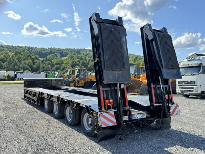 niskopodwoziowa Bodex 4 osiowa NN4J Niskopodwoziówka Niskopodwozie Nowe Opony DMC 65Ton Ład-50.8 tony Rozsuwana rozciągana Poszerzana Oś- Skrętna