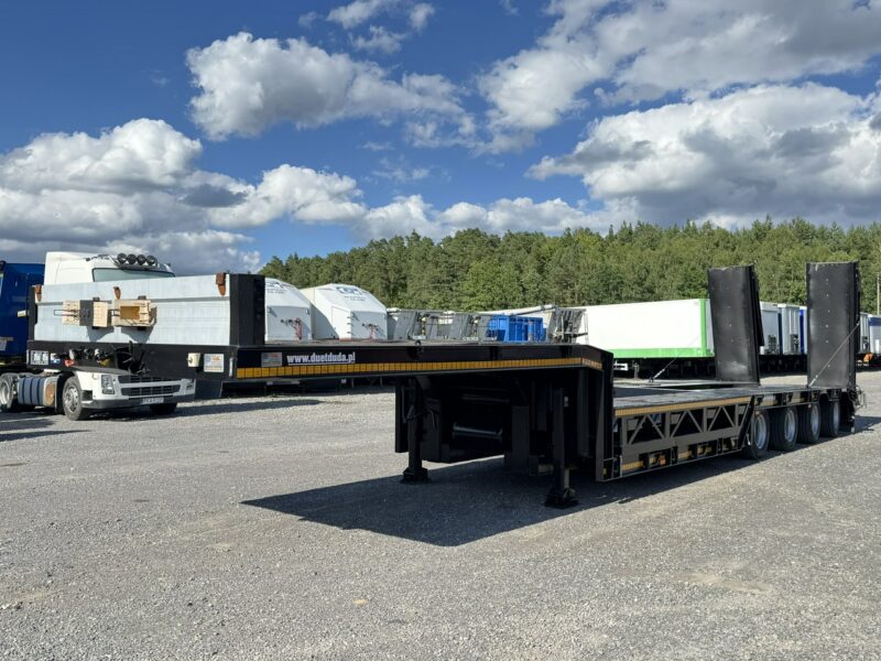 niskopodwoziowa Bodex 4 osiowa NN4J Niskopodwoziówka Niskopodwozie Nowe Opony DMC 65Ton Ład-50.8 tony Rozsuwana rozciągana Poszerzana Oś- Skrętna