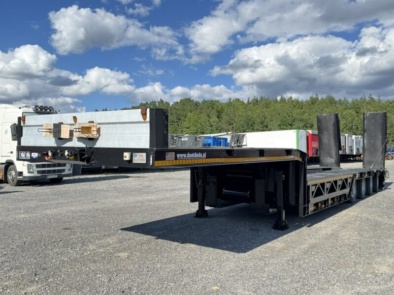 niskopodwoziowa Bodex 4 osiowa NN4J Niskopodwoziówka Niskopodwozie Nowe Opony DMC 65Ton Ład-50.8 tony Rozsuwana rozciągana Poszerzana Oś- Skrętna