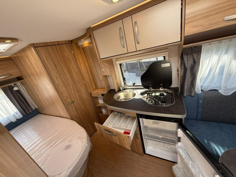 przyczepy kempingowe Hymer-Eriba Nova Light 465 Komfortowa przyczepa dla 2-4 osób, jakość Eriba! Kraków