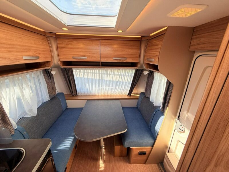 przyczepy kempingowe Hymer-Eriba Nova Light 465 Komfortowa przyczepa dla 2-4 osób, jakość Eriba! Kraków