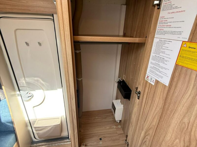 przyczepy kempingowe Hymer-Eriba Nova Light 465 Komfortowa przyczepa dla 2-4 osób, jakość Eriba! Kraków