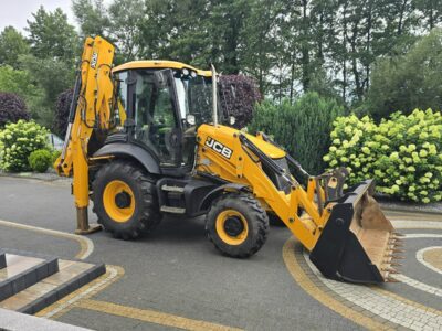 na równych kołach JCB 3CX Koparko-ładowarka JCB 3CX AEC Joystick / Klimatyzacja / I-właściciel
